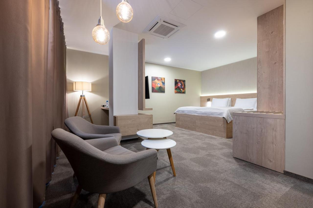 Hotel Restart Superior Їчін Номер фото